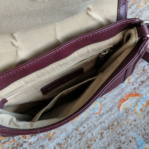 BR oxblood leather crossbody - Picture 5 of 8